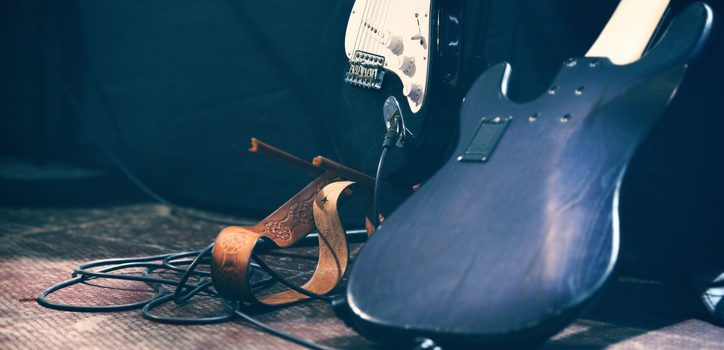 Musical instruments on an empty stage before a showhttp://195.154.178.81/DATA/i_collage/pi/shoots/782423.jpg